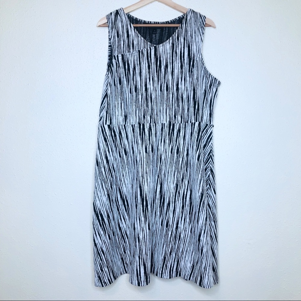 Lane Bryant Black & White Printed Sleeveless Dress